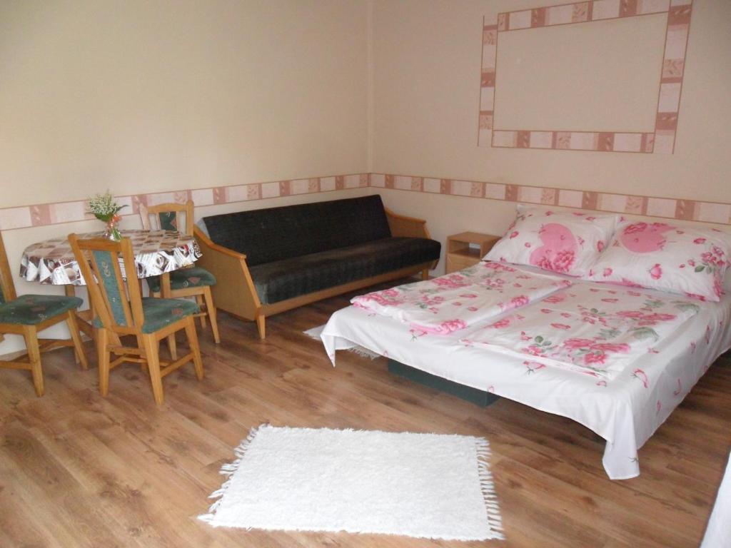 Emese Apartman Гайдусобосло Номер фото